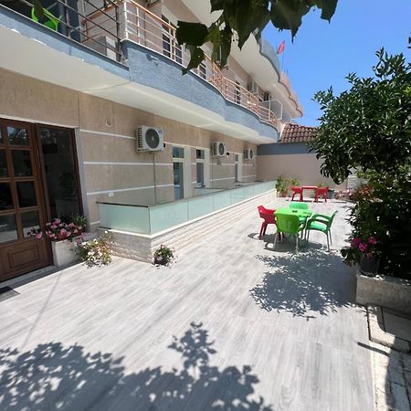 Hotel Villa Flowers Vlorë Esterno foto